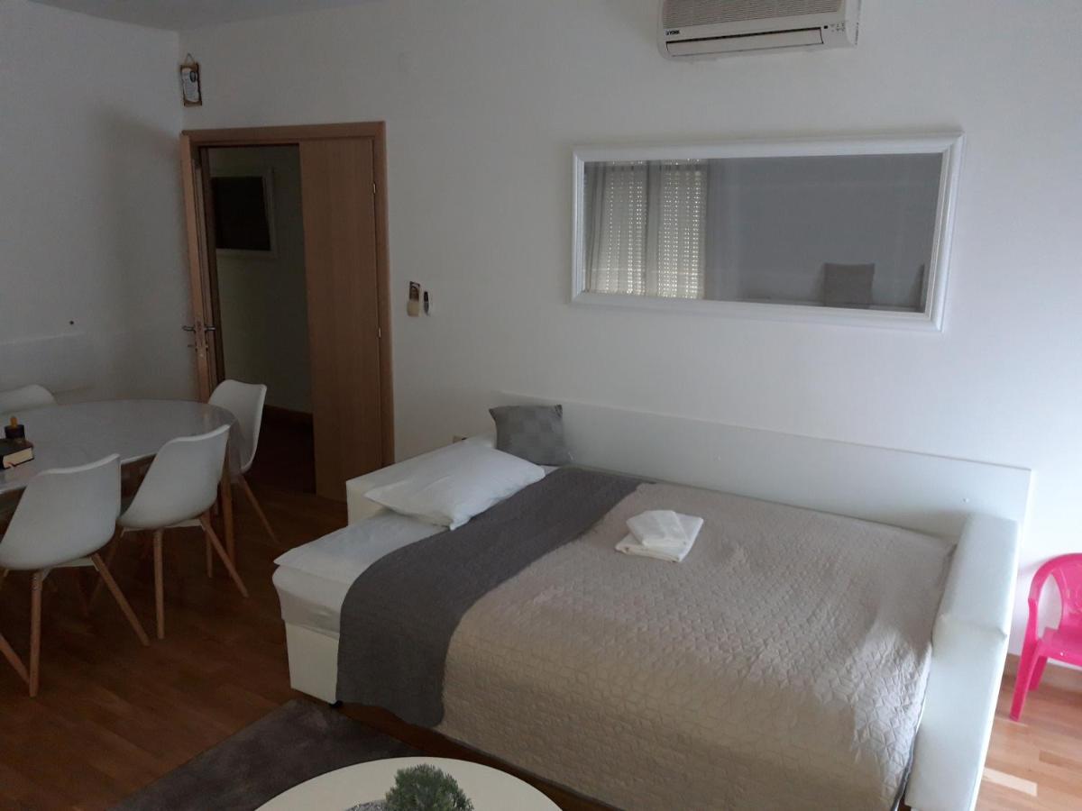 Marys Home Apartment Medugorje Exterior photo