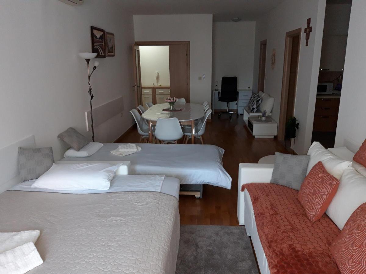 Marys Home Apartment Medugorje Exterior photo